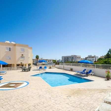 Sofia Apartment 700M Away From The Beach Paralimni Exterior foto