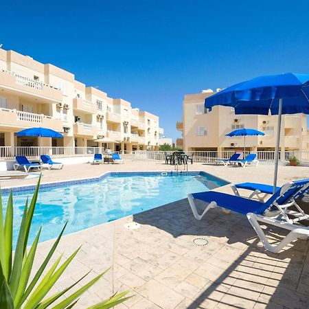 Sofia Apartment 700M Away From The Beach Paralimni Exterior foto