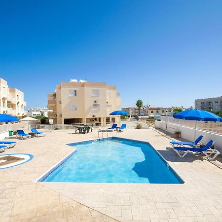 Sofia Apartment 700M Away From The Beach Paralimni Exterior foto