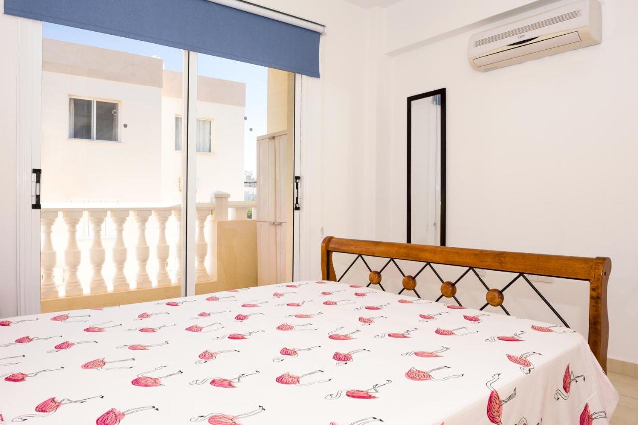 Sofia Apartment 700M Away From The Beach Paralimni Exterior foto