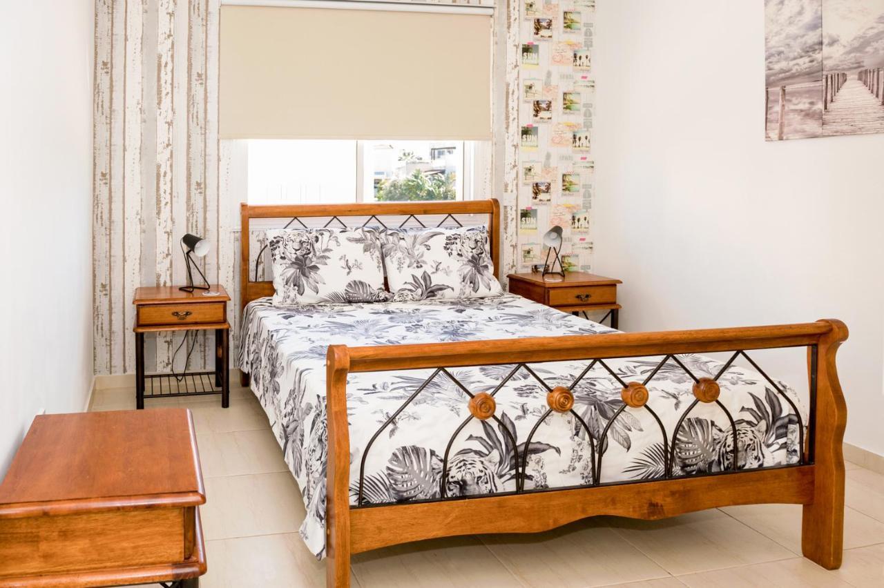 Sofia Apartment 700M Away From The Beach Paralimni Exterior foto