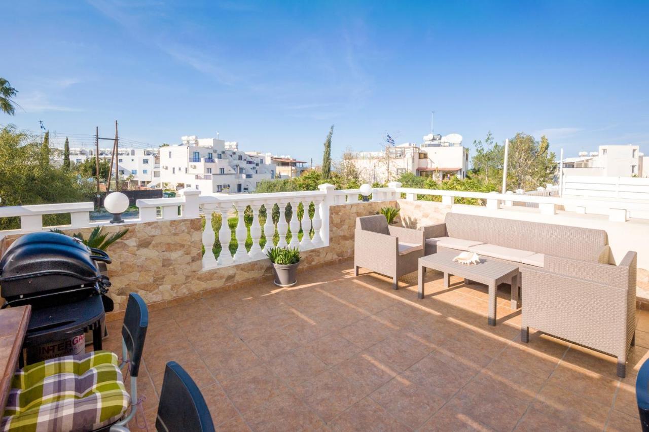 Sofia Apartment 700M Away From The Beach Paralimni Exterior foto