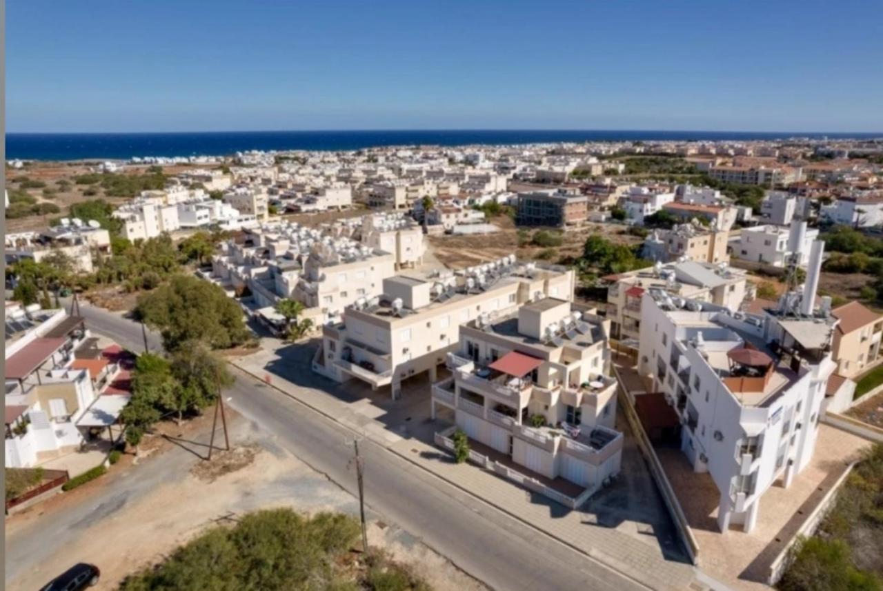 Sofia Apartment 700M Away From The Beach Paralimni Exterior foto