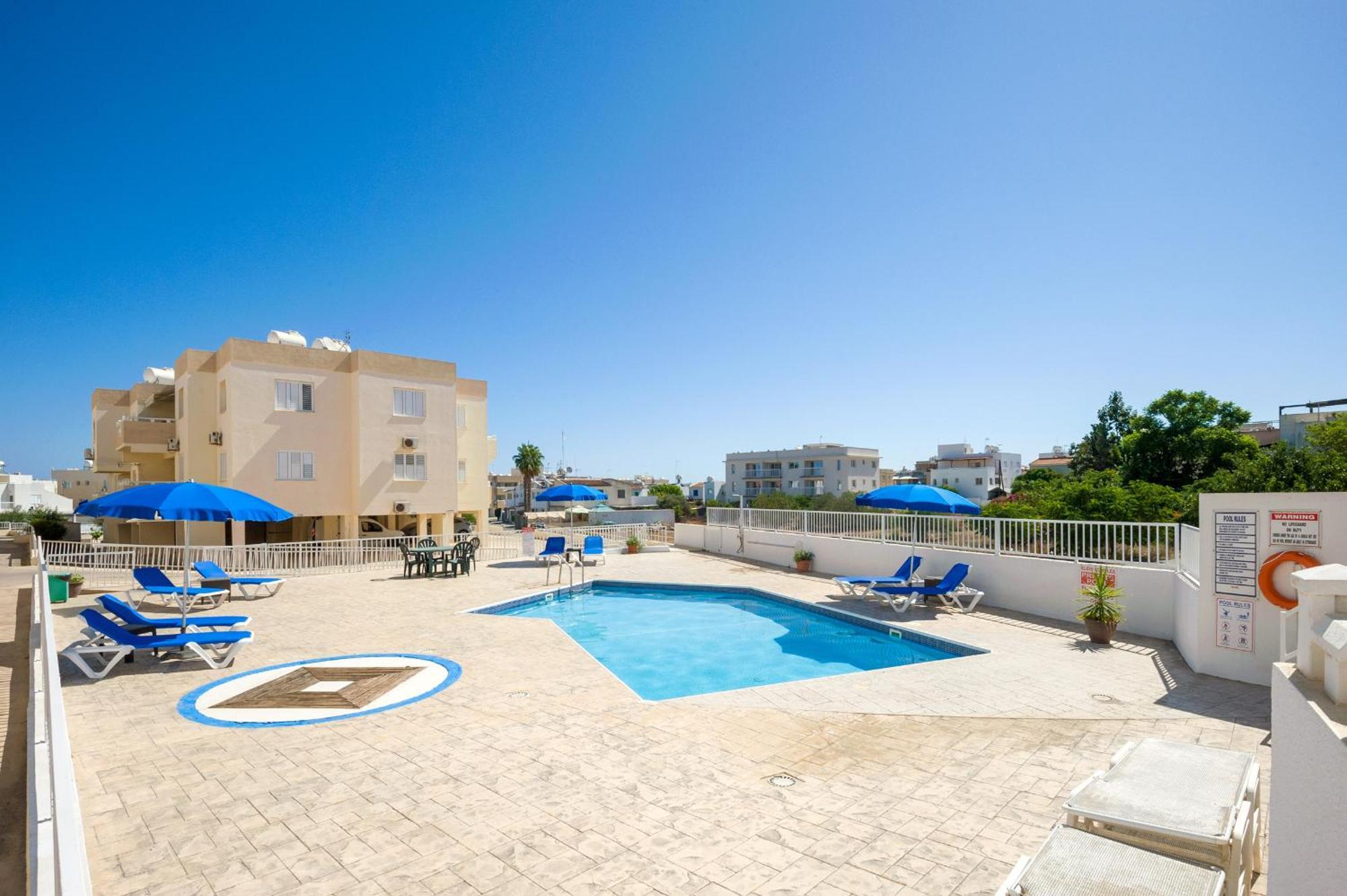 Sofia Apartment 700M Away From The Beach Paralimni Exterior foto